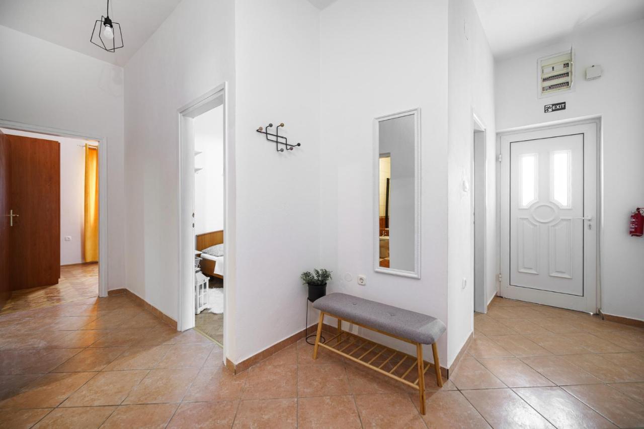 Apartman Rusula Vodice Bagian luar foto