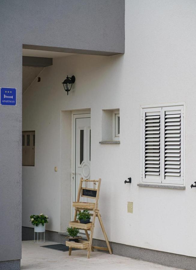 Apartman Rusula Vodice Bagian luar foto