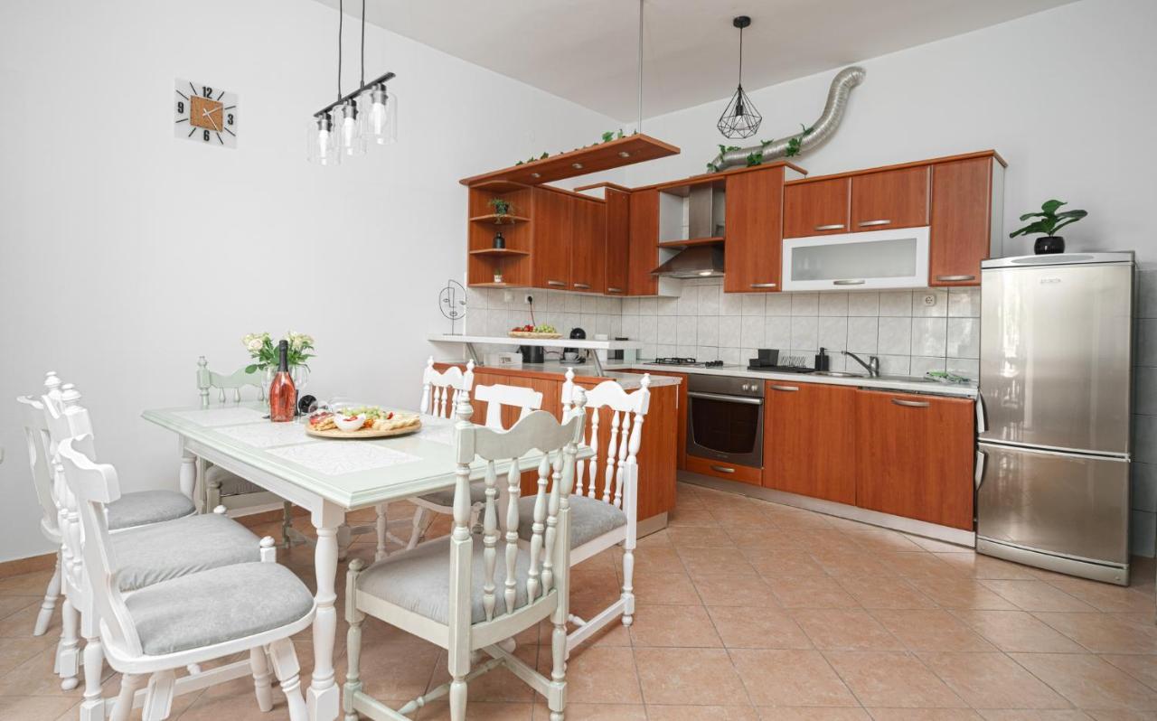 Apartman Rusula Vodice Bagian luar foto