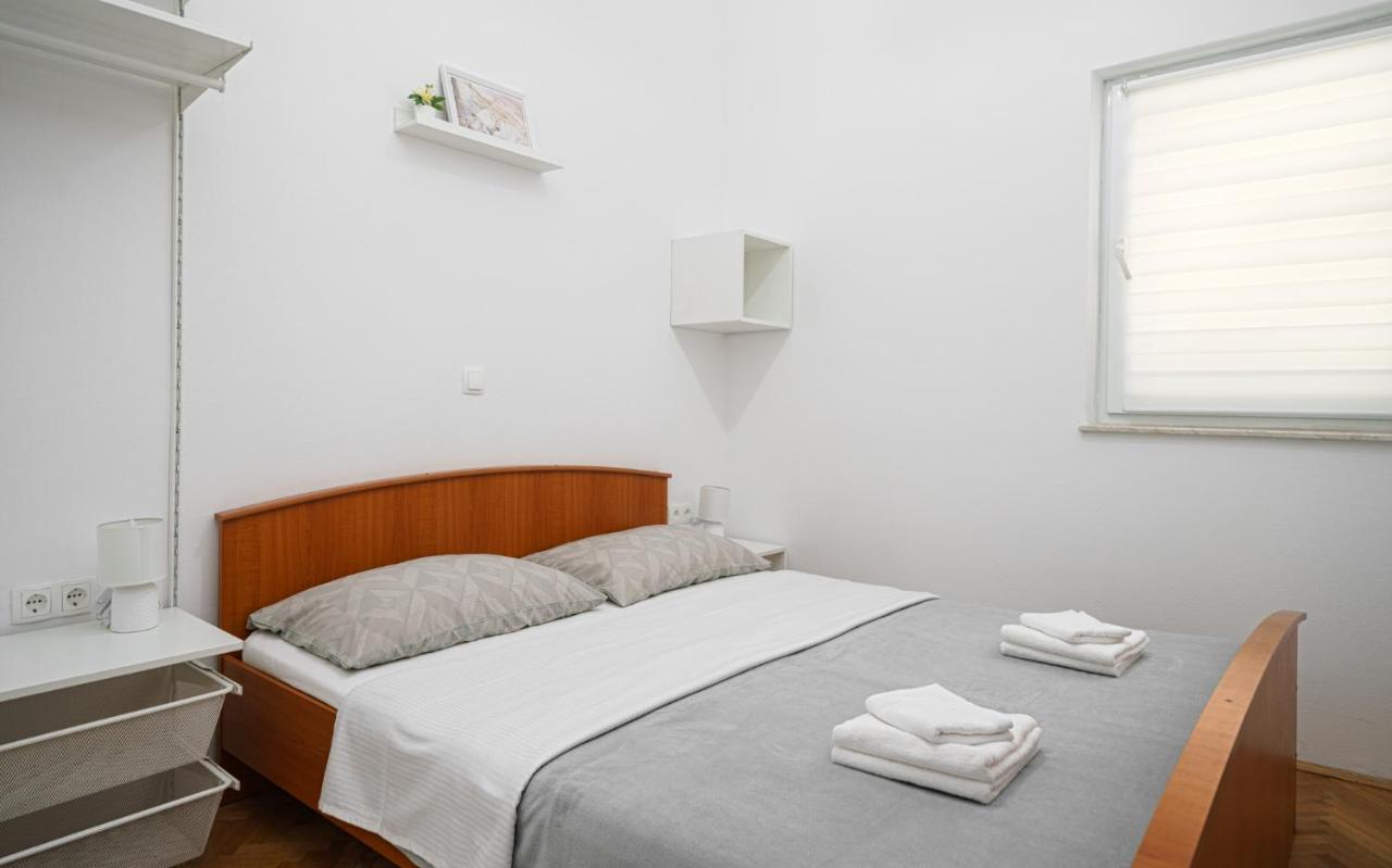 Apartman Rusula Vodice Bagian luar foto